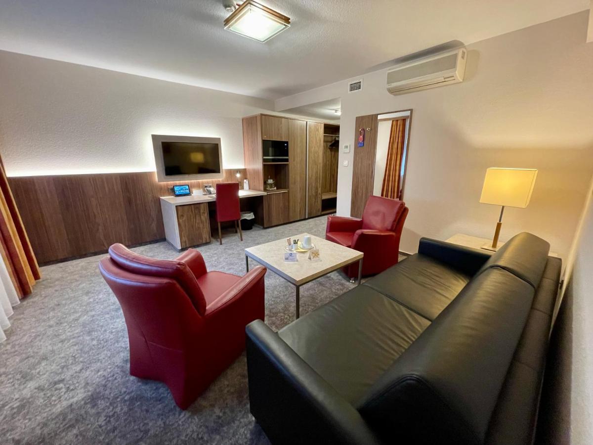 Hotel Merkur Landstuhl Kültér fotó