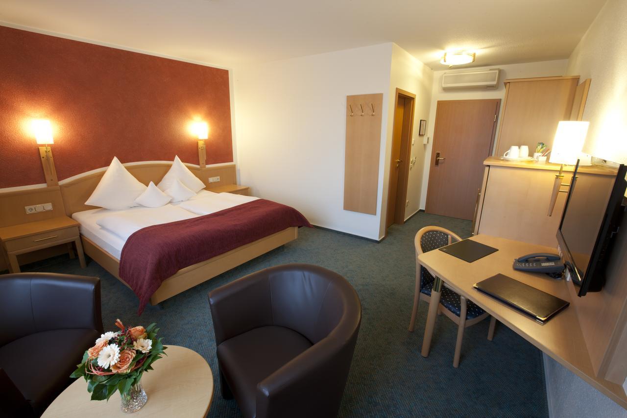 Hotel Merkur Landstuhl Kültér fotó
