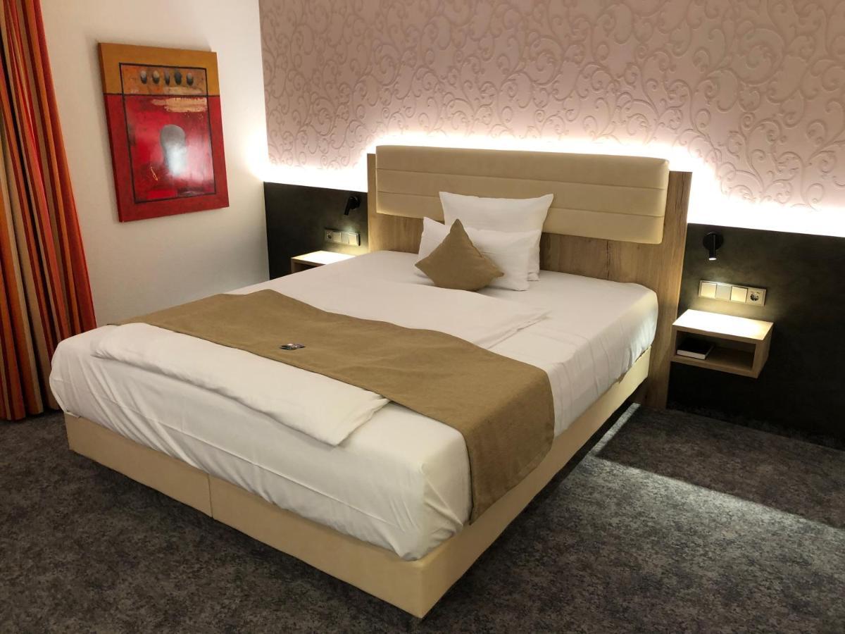 Hotel Merkur Landstuhl Kültér fotó